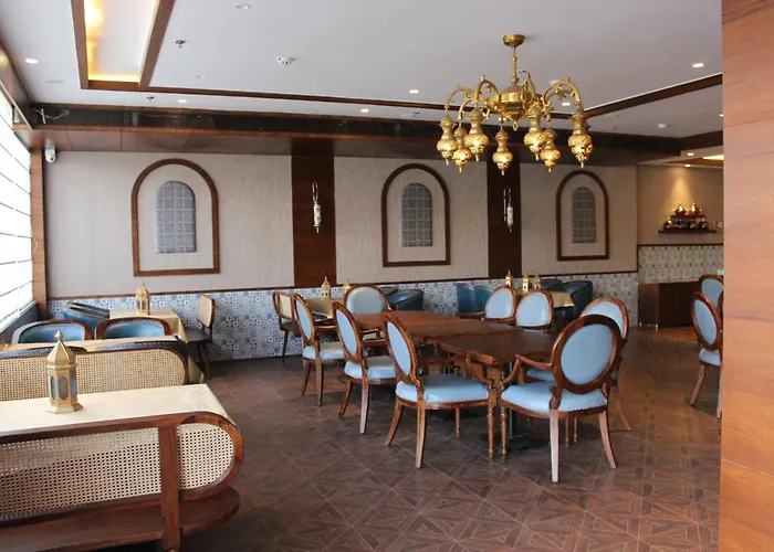 Welcomheritage Grand, Srinagar